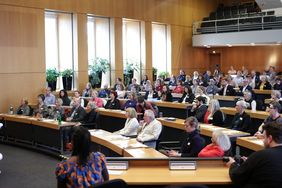Rund 150 Teilnehmende diskutierten zum Thema "Internationaler Wirtschaftsstandort Düsseldorf: Platz für Diversity". Foto: Ingo Lammert
