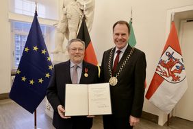 Karl-Heinz Blum ist am Freitag, 20. Januar, die Verdienstmedaille des Verdienstordens der Bundesrepublik Deutschland verliehen worden. Foto: Lammert