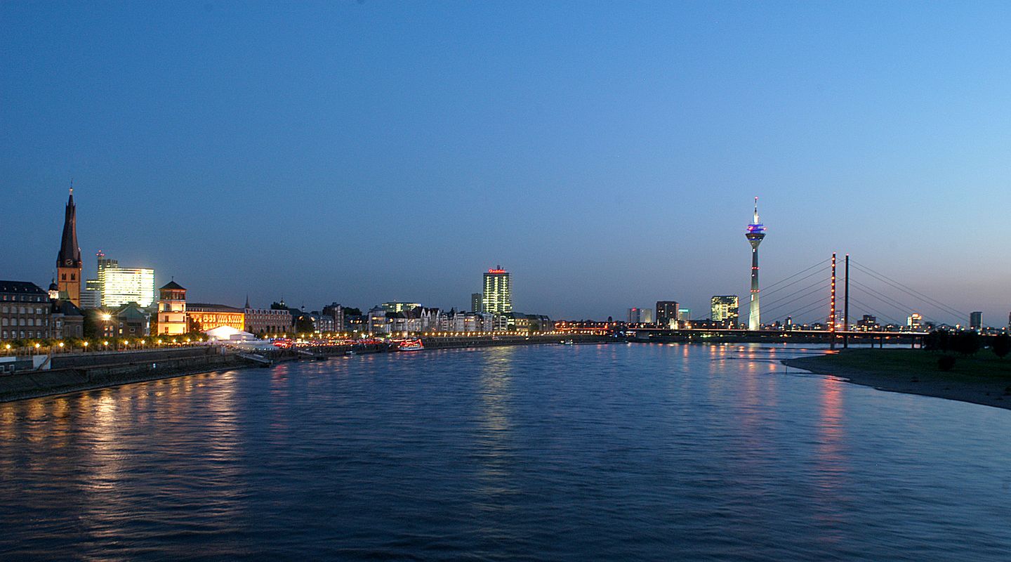 Nightly Düsseldorf Skyline