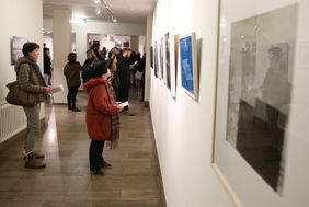 Eröffnung der Ausstellung "Farbe bekennen" im Foyer des Rathauses