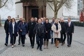 Die Düsseldorfer Kernarbeitsgruppe der Landesinitiative "Gemeinsam klappt's" traff sich am 28. März im Düsseldorfer Rathaus. Foto: Michael Gstettenbauer