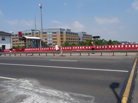 Ab Montag, 20. August, werden die Fahrbahnübergänge auf der Straßenbrücke Hamborner Straße über die Deutsche-Bahn-Gleise erneuert. Foto: Landeshauptstadt Düsseldorf/Amt für Verkehrsmanagement.