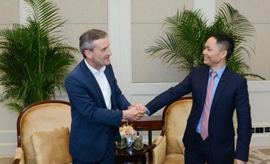 OB Geisel mit Minyong Chen, CEO der OPPO Group, während der China-Reise im Juni 2019 © Wirtschaftsförderung Düsseldorf