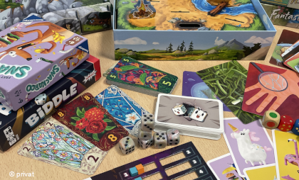 Foto mit verschiedenen Brett- und Kartenspielen
