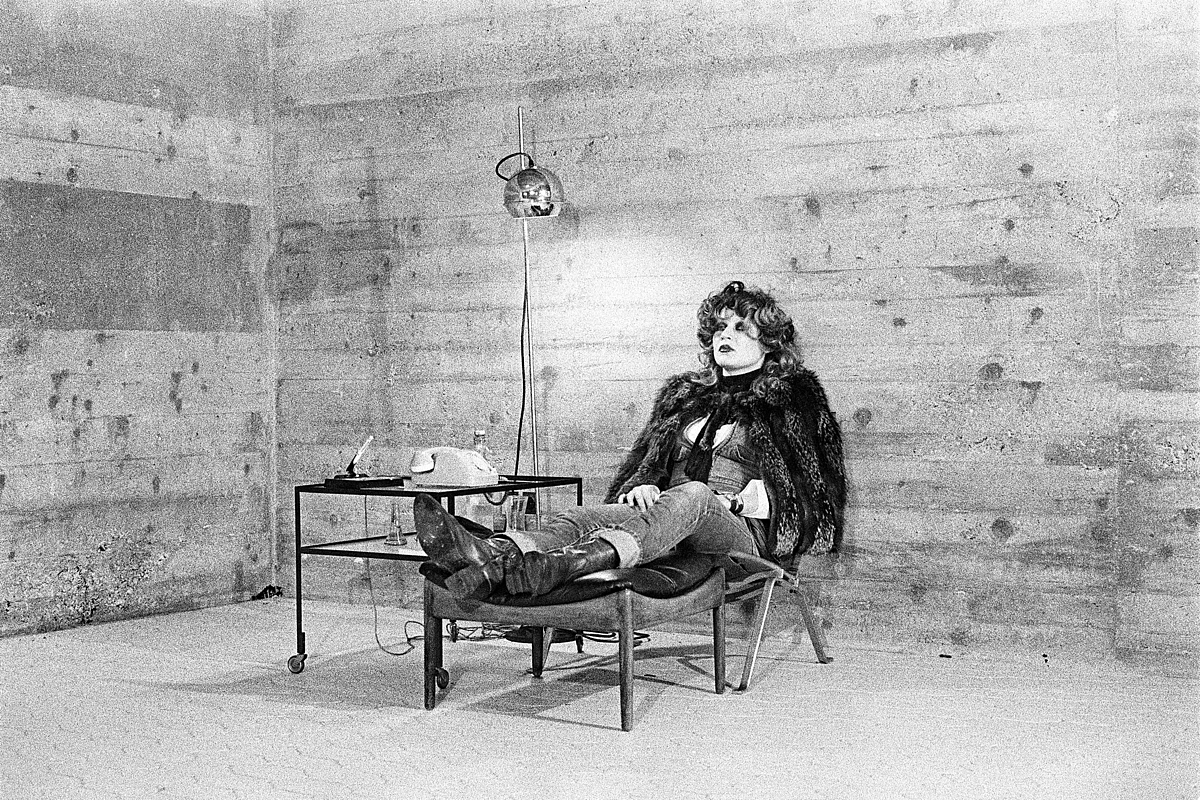 Katharina Sieverding Schichtseite nach unten VIII 1971/2007 © VG Bild-Kunst, Bonn 2026 Foto: Klaus Mettig © VG Bild-Kunst, Bonn 2026