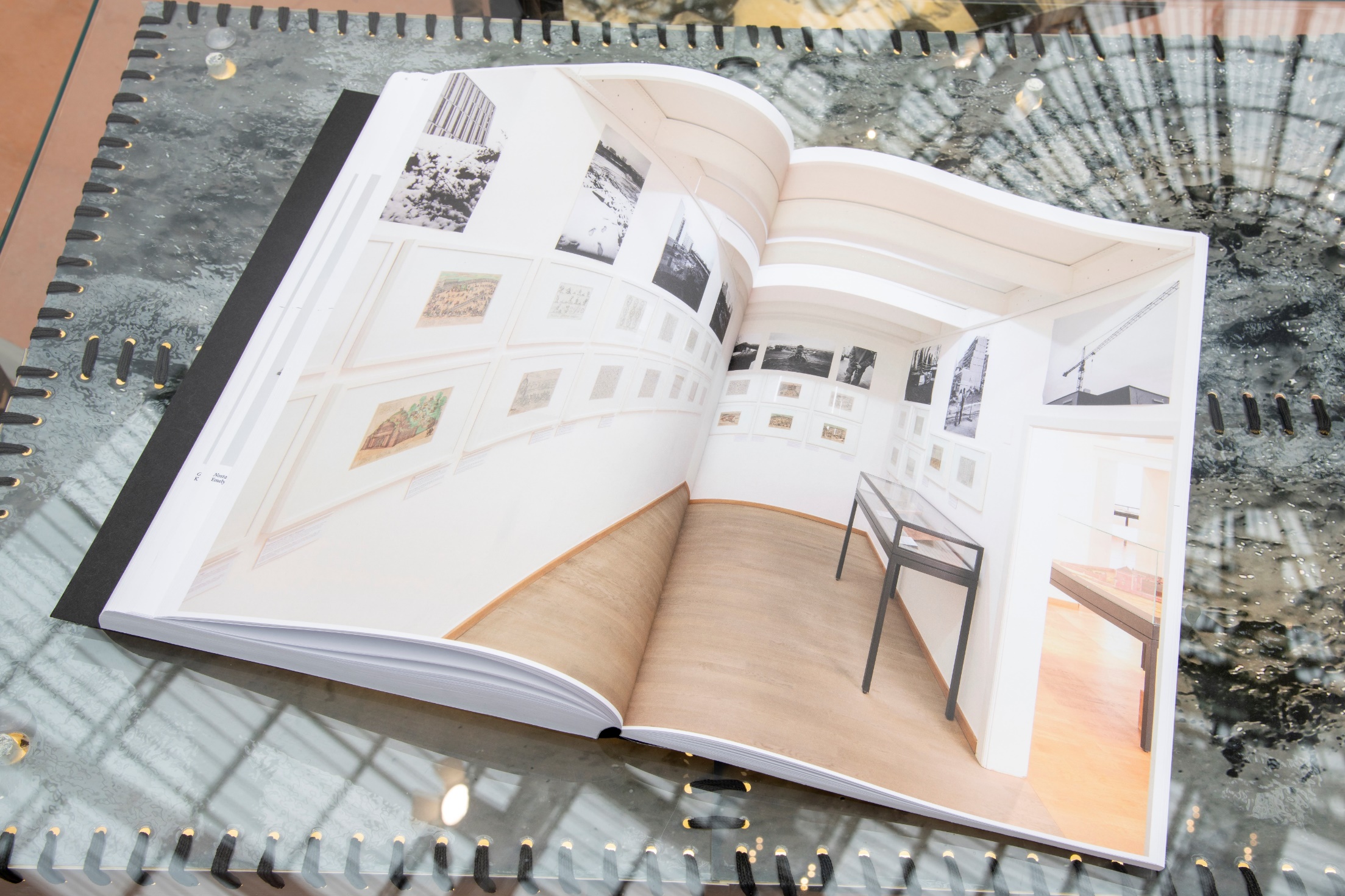Einzelpublikationen der Kunstakademie Düsseldorf und der des Fachbereichs Fotografie der PBSA/HSD