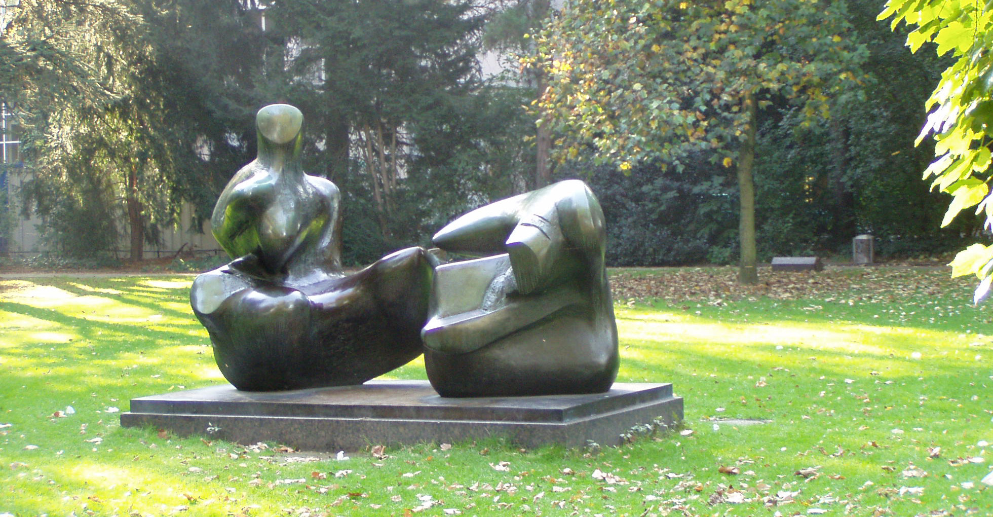 Sculptur von Henry Moore