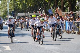 Mit viel Enthusiasmus waren am Sonntag, 14. August, 96 Kinder im Alter zwischen acht und zwölf Jahren am Werk, als sie ihre Radrennen um den Gesamtsieg beim Kinderradwettbewerb Petit Départ bestritten. Fotos: Schaffmesiter