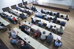 Erster Bürgerdialog zur Kommunalen Wärmeplanung im Townhouse Düsseldorf: Zahlreiche Bürgerinnen und Bürger nahmen am Informationsabend teil, Foto: Gstettenbauer.