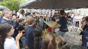 Grundsteinlegung für den Erweiterungsbau der Carl-Sonnenschein-Schule