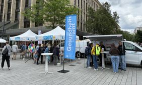 Infostand zum Hitzeaktionstag auf der Schadowstraße © Gesundheitsamt Düsseldorf