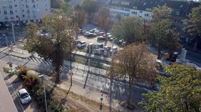 Die barrierefreien Stadtbahnhaltestellen auf dem Aachener Platz bekommen drei Z-Gleisquerungen mit Umlaufgittern für Fußgänger © Landeshauptstadt Düsseldorf, Wilfried Meyer