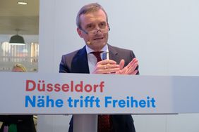 Oberbürgermeister Thomas Geisel präsentierte am Messestand auf der Expo Real neue Bauprojekte in der Landeshauptstadt Düsseldorf. Foto: Gstettenbauer