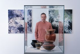 Dieter Nuhr in der neuen Sonderausstellung im Hetjens; Fotos: Michael Gstettenbauer