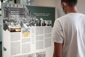 Seit Ende Juni ist der erste Teil der Wanderausstellung "Im Namen des Volkes!? §175 StGB im Wandel der Zeit" des Centrums Schwule Geschichte (Köln) in der Mahn- und Gedenkstätte zu sehen; Foto: Melanie Zanin