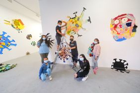 Teilnehmende Kinder am BauKinderKultur-Kunstprojekt präsentierten am Donnerstag, 15. Juli, ihre Werke zum Thema "Friendly Virus", © Landeshauptstadt Düsseldorf, Michael Gstettenbauer