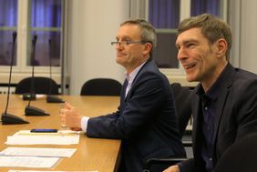 Oberbürgermeister Thomas Geisel (links) und Diakoniepfarrer Thorsten Nolting riefen die Düsseldorferinnen und Düsseldorfer dazu auf, sich am Tag der Offenen Gesellschaft zu beteiligen. Foto: David Young