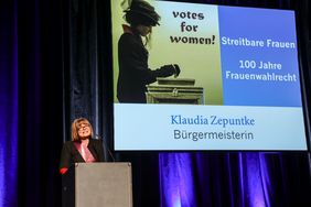 Empfang im Savoy-Theater mit Bürgermeisterin Klaudia Zepuntke