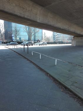 Durch den neuen Abbieger wird eine Wendemöglichkeit aus der Fahrtrichtung stadtauswärts zurück in Fahrtrichtung Süden geschaffen. Foto: Amt für VerkehrsmanagementLandeshauptstadt Düsseldorf/Amt für Verkehrsmanagement