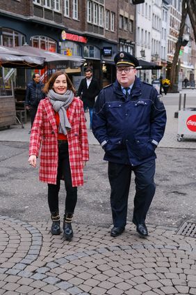 Ordnungsamt und Polizei arbeiten an den "tollen Tagen" eng zusammen, um die Sicherheit für die Feiernden zu gewährleisten. Foto: Gstettenbauer