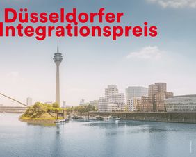 Auf dem Bild ist die Skyline von Düsseldorf und ein in rot gefärbter Titel "Integartionspreis Düsseldorf" zu sehen.