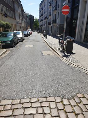 Auf der Neubrückstraße wird zwischen Mühlenstraße und Ratinger Straße die Fahrbahn instand gesetzt. Foto: Amt für Verkehrsmanagement
