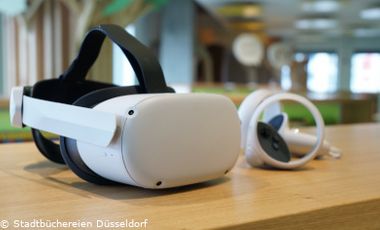 Foto von einer VR-Brille mit Controller