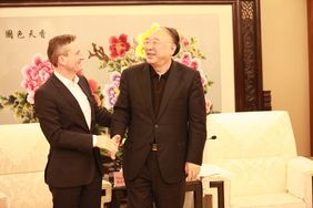 Oberbürgermeister Geisel und Huang Qifan, Stadtoberhaupt der Partnerstadt Chongqing. Foto: Landeshauptstadt Düsseldorf