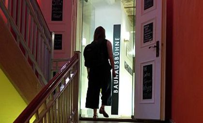 Eingang zur Ausstellung in Weimar