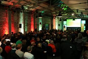 Rund 200 Besucher waren zum 3. Bürgerdialog Radhauptnetz am Mittwochabend, 21. November, ins Boui Boui Bilk gekommen. Foto: Ingo Lammert