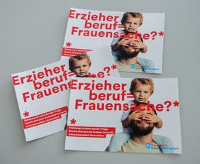 Eines der Werbemotive der Stadt Düsseldorf für pädagogisches Fachpersonal, hier für den Erzieherberuf, © Landeshauptstadt Düsseldorf