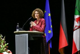 Rachel Salamander wurde im Rahmen eines Festaktes im Düsseldorfer Schauspielhaus mit dem Heine-Preis 2020 der Landeshauptstadt Düsseldorf ausgezeichnet. Foto: Zanin