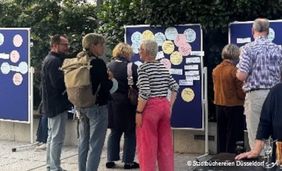 Menschen auf dem Dachgarten der Zentralbibliothek im KAP1