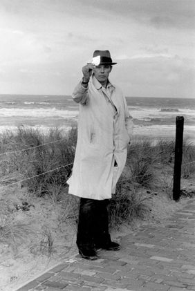Joseph Beuys, Scheveningen, 1976, Foto: Caroline Tisdall.