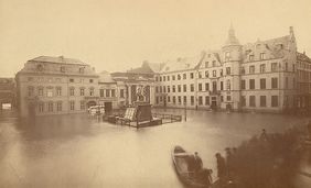 Wilhelm Otto, Marktplatz überflutet, 1882 - 1883, Foto: Stadtmuseum Düsseldorf