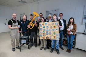 Auch am Rosenmontag 2018 wird es wieder eine Tribüne für Menschen mit besonderen Bedürfnissen geben. Foto: Michael Gstettenbauer