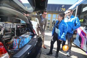 Die Technik für das automatisierte Fahren steckt im Kofferraum. Foto: Melanie Zanin
