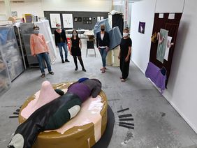 Nehmen an den Kunstpunkten 2020 teil: (v. l.)die Künstlerinnnen der Ateliergemeinschaft Flingern 15 Tilch Hagemann, Claudia Rottsahl-Schwachhöfer, Beatrice Richter, Susanne Müller-Kölmel und Judith Funke; Foto: Wilfried Meyer