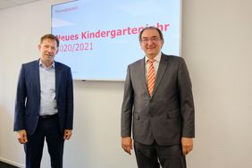 Stadtdirektor Burkhard Hintzsche und Jugendamtsleiter Johannes Horn (v.l.) bei der Pressekonferenz zum neuen Kita-Jahr 2020-21, Foto: M. Gstettenbauer.