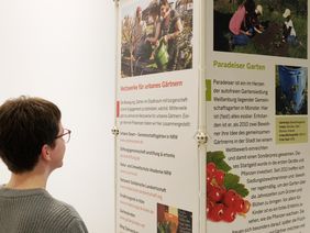 Noch bis zum 19. November werden im Freiraum der Zentralbibliothek die beiden Ausstellungen "Essbare Stadt Düsseldorf" und "Urbanes Gärtnern – gemeinsam gärtnern in NRW" gezeigt