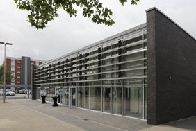 Mit der Fertigstellung der neuen Mensa ist der insgesamt rund 25,8 Millionen Euro umfassende Neubau der Gesamtschule Stettiner Straße nun abgeschlossen.