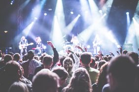 Bis zum 1. März können sich junge Musiker und Bands für beide Unterstützungen - für die Bandprofessionalisierung und einen Proberaum - bewerben