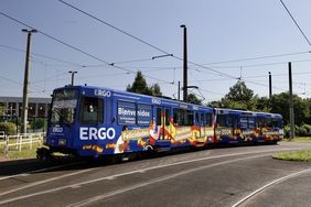 Noch bis Jahresende können sich Düsseldorferinnen und Düsseldorfer und die zahlreichen Gäste der Landeshauptstadt an der Europameister-Spanien-Bahn erfreuen. Foto: Ingo Lammert
