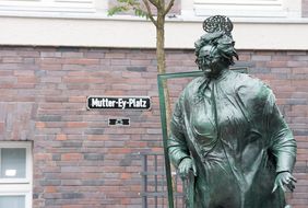 Der "Mutter-Ey-Platz" am Andreas-Quartier. (c) Uwe Schaffmeister