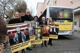Eine starke Partnerschaft (v. l.): Alke Coqui (Rheinbahn), Opernintendant Christoph Meyer, Marion Ronald (Zonta), Schauspielhausintendant Wilfried Schulz und Gleichstellungsbeauftragte Elisabeth Wilfart. Foto: Michael Gstettenbauer