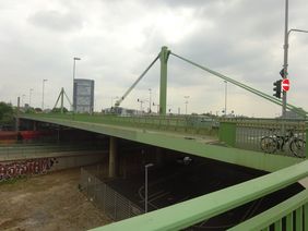 An der Heinrich-Ehrhardt-Brücke muss der Korrosionsschutz erneuert werden