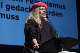 Ninia LaGrande hielt einen Vortrag mit dem Titel "Ableismus - warum Feminismus intersektional gedacht werden muss". Foto: Michael Gstettenbauer