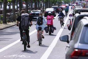 Der Düsseldorfer Ordnungs- und Verkehrsausschuss hat in seiner Sitzung am Mittwoch, 5. Juni, einstimmig die endgültige Einrichtung der Radverkehrsanlagen sowie Tempo 30 auf der Luegallee beschlossen. Archivfoto: David Young