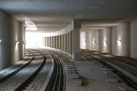 Bei Baustellenführungen am Dienstag, 19. September, gibt es spannende Einblicke zum Bau der U81 - hier am Flughafen. Foto: Ingo Lammert