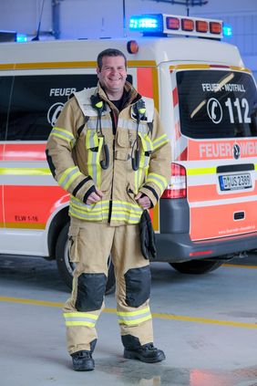 Holger Kunzemann ist Standortleiter der Feuer- und Rettungswache in Gerresheim. Foto: Landeshauptstadt Düsseldorf / Michael Gstettenbauer